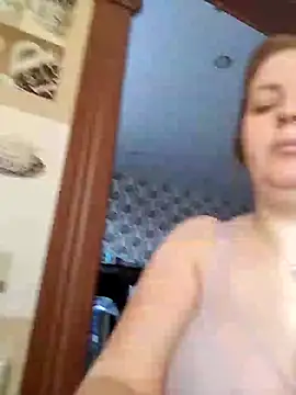 Snapshot of Lady_nice_cat chatting on October 13, 4:04 am Lady nice cat online show from October 13, 4:04 am