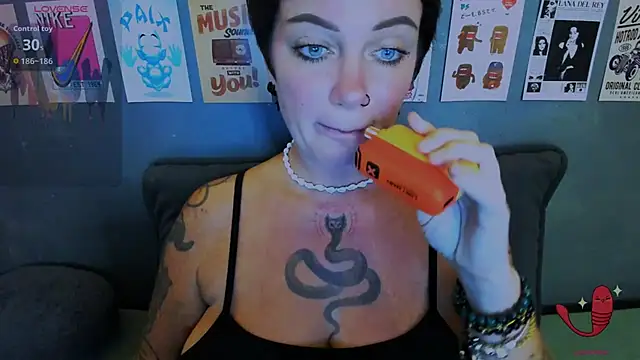 EllieOz online show from July 26, 6:26 pm