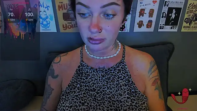 EllieOz online show from June 30, 6:51 pm