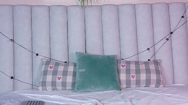 nahomi campbell online show from February 17, 7:46 pm