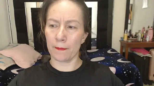Snapshot of CATRINA-83 chatting on October 10, 11:42 pm CATRINA-83 online show from October 10, 11:42 pm
