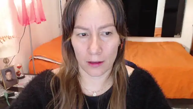 Snapshot of CATRINA-83 chatting on October 1, 2:16 am CATRINA-83 online show from October 1, 2:16 am