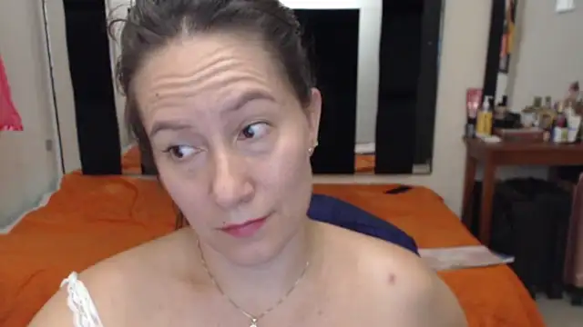 Snapshot of CATRINA-83 chatting on October 4, 11:53 pm CATRINA-83 online show from October 4, 11:53 pm