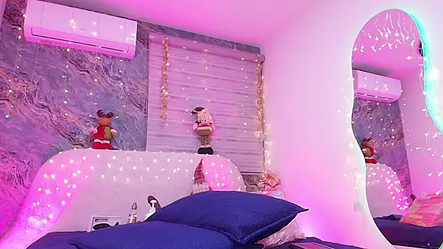 arl chloee online show from November 28, 3:31 am