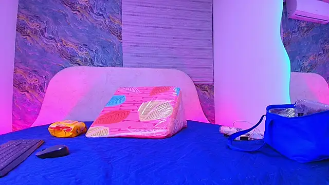 arl chloee online show from November 21, 3:08 am