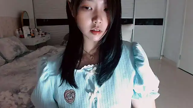 Snapshot of -Lucky_Girl chatting on October 13, 2:42 pm -Lucky Girl online show from October 13, 2:42 pm