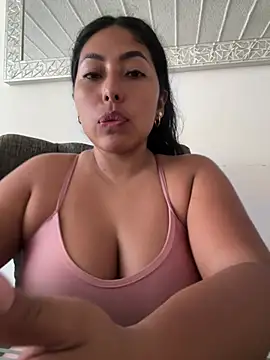 emmyjhonson07 online show from February 19, 1:43 pm