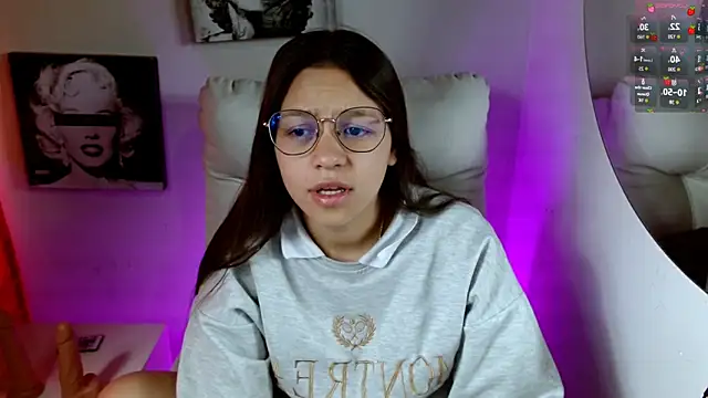 Snapshot of SamanthaRoldaan chatting on October 2, 2:44 pm SamanthaRoldaan online show from October 2, 2:44 pm