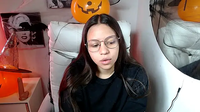 Snapshot of SamanthaRoldaan chatting on October 15, 3:47 pm SamanthaRoldaan online show from October 15, 3:47 pm