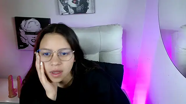 Snapshot of SamanthaRoldaan chatting on October 13, 3:25 pm SamanthaRoldaan online show from October 13, 3:25 pm
