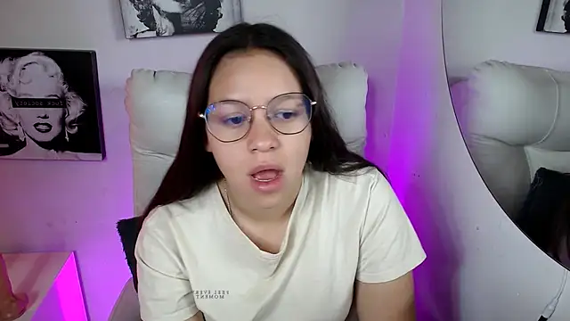 Snapshot of SamanthaRoldaan chatting on October 12, 3:25 pm SamanthaRoldaan online show from October 12, 3:25 pm