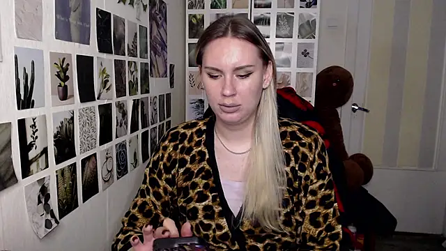 CapriScorpion online show from September 12, 5:20 pm