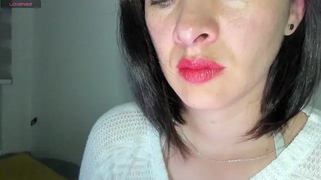 Snapshot of queen_fetish chatting on October 17, 10:29 am queen fetish online show from October 17, 10:29 am