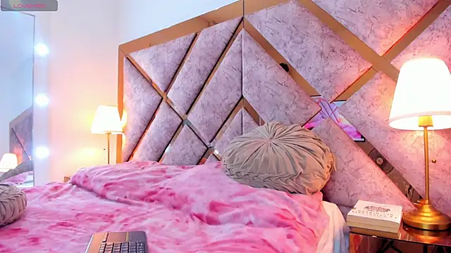 Jennalove  online show from February 18, 11:15 pm