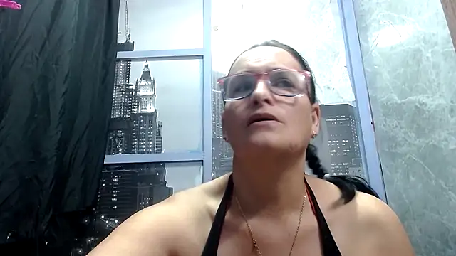 Snapshot of Nastylatinaxxx chatting on October 1, 12:43 pm Nastylatinaxxx online show from October 1, 12:43 pm