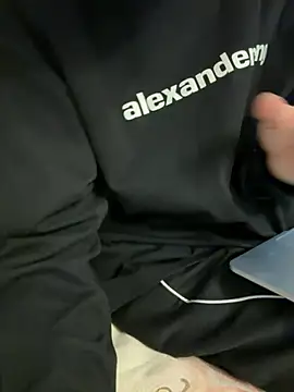 POCARI SWEAT online show from April 1, 12:55 am