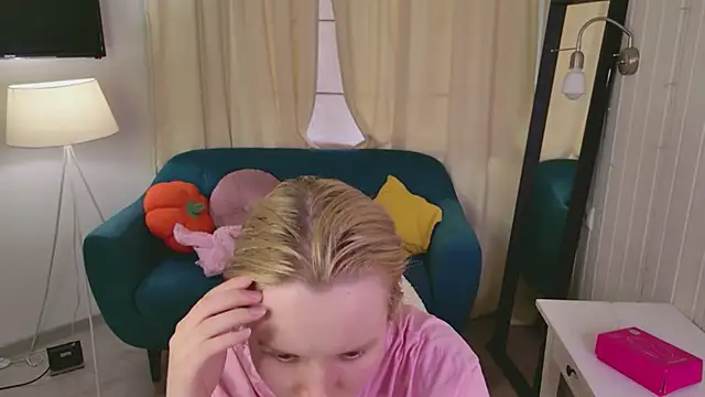 Beatrica Klein online show from June 11, 2:47 pm