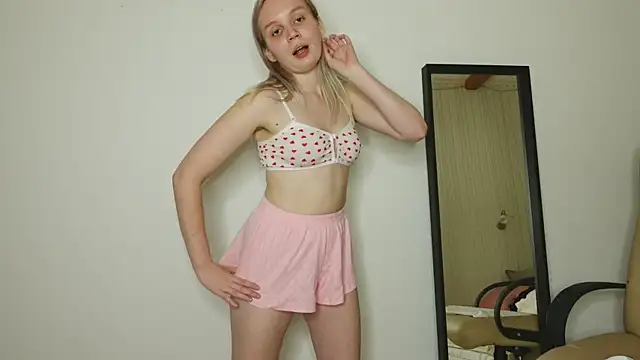 Snapshot of Beatrica_Klein chatting on October 14, 4:09 pm Beatrica Klein online show from October 14, 4:09 pm