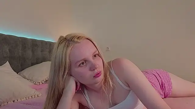 Beatrica Klein online show from July 6, 3:58 pm
