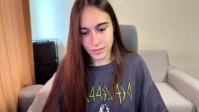 Snapshot of AliceKolltt chatting on October 3, 10:20 am AliceKolltt online show from October 3, 10:20 am