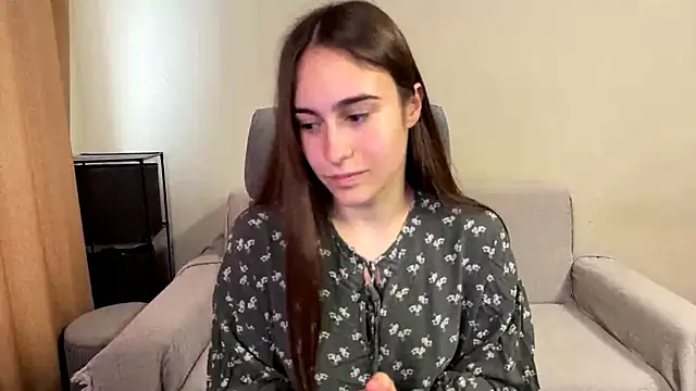 Snapshot of AliceKolltt chatting on October 18, 1:25 pm AliceKolltt online show from October 18, 1:25 pm