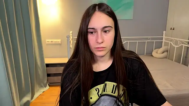AliceKolltt online show from June 17, 9:05 pm