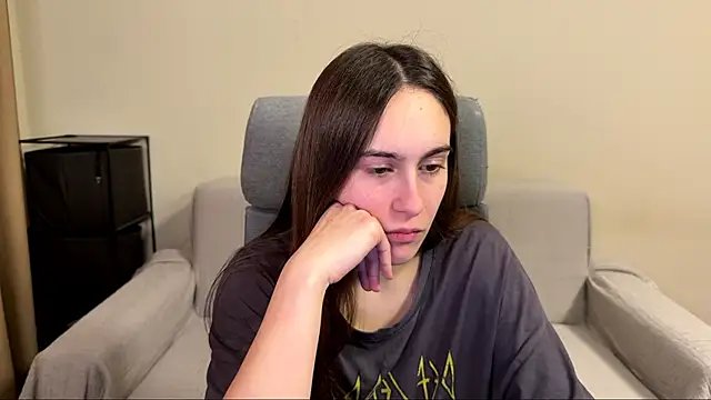 AliceKolltt online show from April 14, 9:15 pm