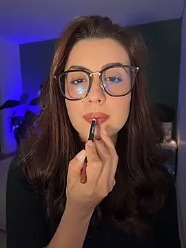 EmaSaenz online show from April 21, 11:01 pm