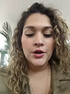 Snapshot of Sara_smiiith211 chatting on October 17, 11:30 pm Sara smiiith211 online show from October 17, 11:30 pm