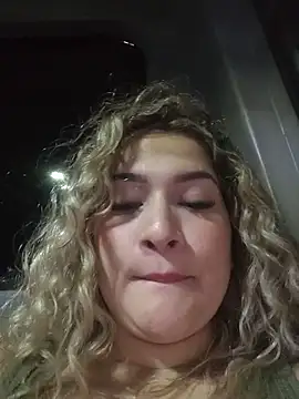 Sara smiiith211 online show from July 3, 12:38 am