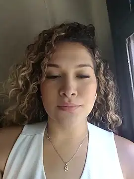 Snapshot of Sara_smiiith211 chatting on October 5, 9:20 pm Sara smiiith211 online show from October 5, 9:20 pm