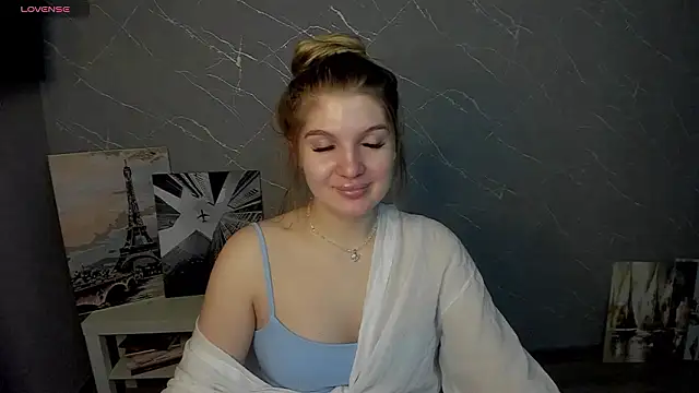 lily williamss online show from March 8, 2:04 am