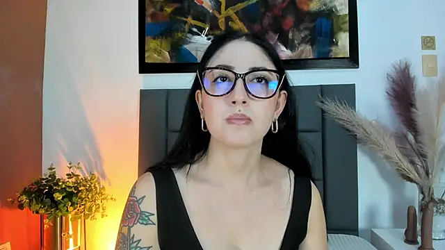 Emilywatsonn online show from March 25, 12:16 am