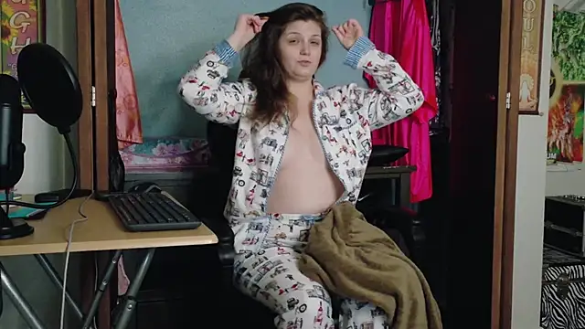 TreeJeanne online show from September 21, 3:38 am