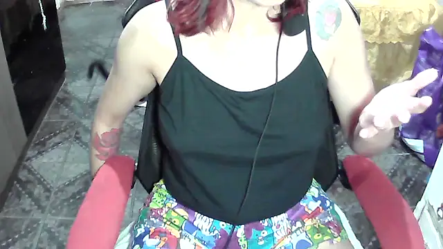 Snapshot of ManuEscarlate13 chatting on September 23, 5:49 am ManuEscarlate13 online show from September 23, 5:49 am