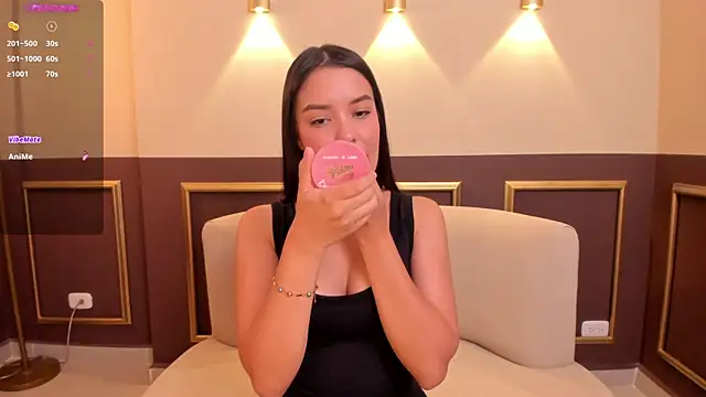 lexiethompson  online show from April 21, 12:12 pm