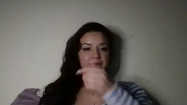 Linusya online show from October 26, 4:46 pm