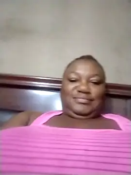 MATUREBUSSTY online show from April 6, 8:10 pm