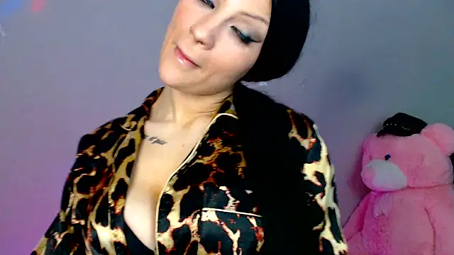 CamillaRose  online show from April 19, 7:27 pm