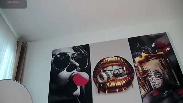 aidaadams online show from December 17, 11:58 am