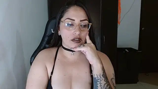 natashasmithe online show from October 19, 2:46 am