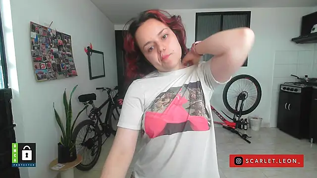 Snapshot of Scarletleon77 chatting on September 29, 4:34 pm Scarletleon77 online show from September 29, 4:34 pm