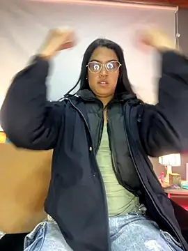 valentinabaez online show from December 2, 5:15 pm