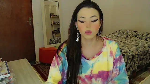 Sophie Fantasys online show from June 4, 8:19 am