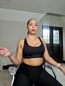 QueenTricks1 online show from February 20, 12:18 pm