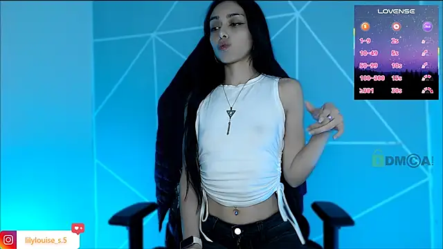 lilylouisee online show from June 13, 1:14 am