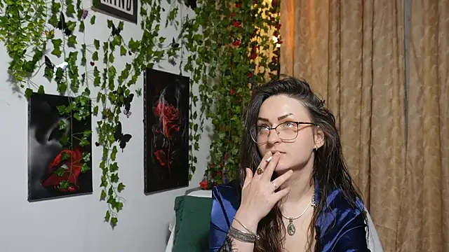 NaughtYHomemadE online show from October 14, 12:19 pm