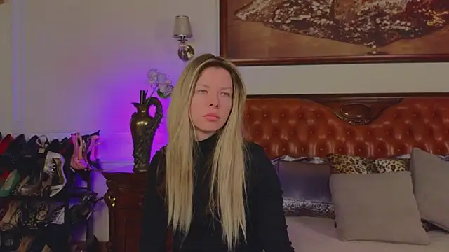 Real Tini online show from March 5, 7:04 am