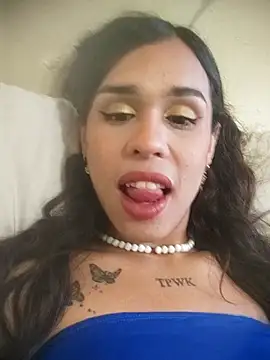 pretty ariiel online show from July 25, 11:06 am