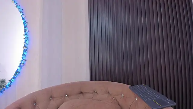  shantal smith online show from December 4, 5:35 pm